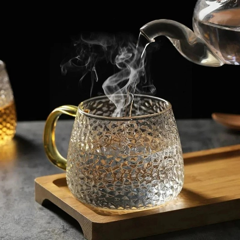 لیوان مدل پیرکس دسته رنگی کد 450ML